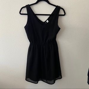 FREE BUNDLED. Black v neck and back dress